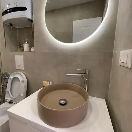 Square Center Apartment Tirana